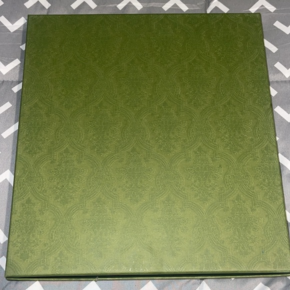 Used Gucci gift box - Picture 2 of 2